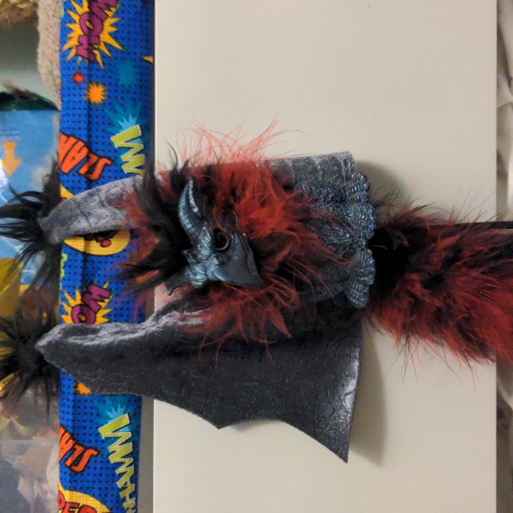 Shoulder dragon puppet